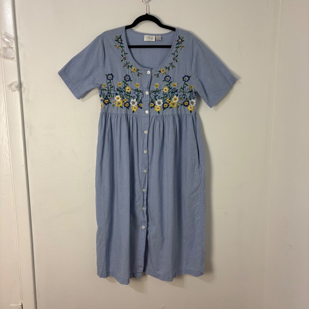 Vtg Floral Embroidered Patio Dress Cottage Button Down Pockets Chambray Women M